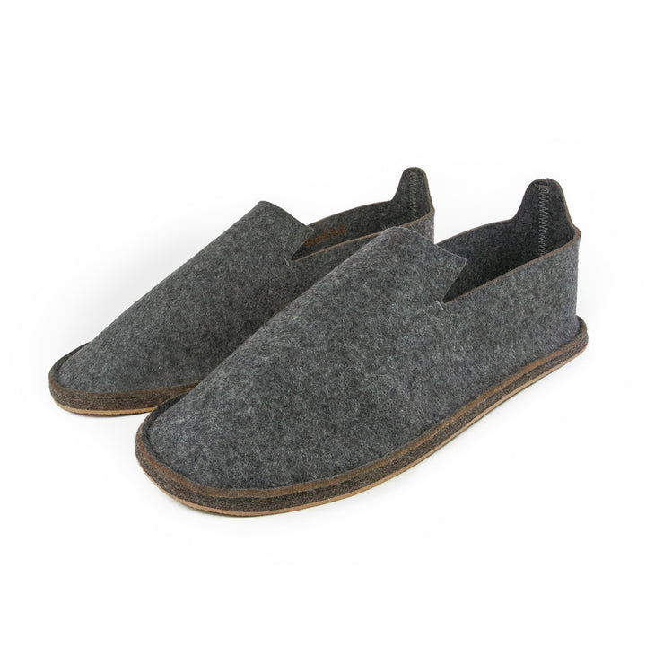 A pair of Earth Stone Gray Wool Felt Slippers side-by-side on a white background — Regulates temperature and moisture for odor-resistant wool slippers — 100% Wool Felt Slippers made in Canada